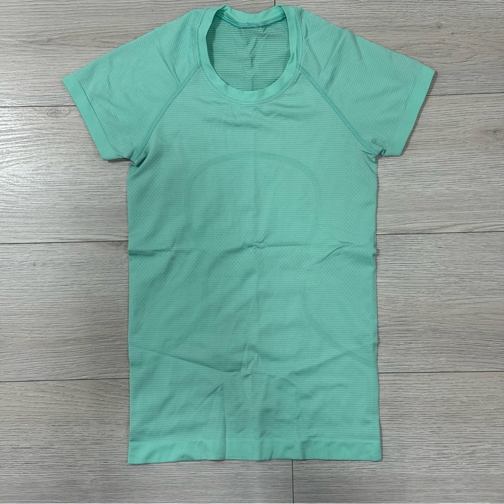 Lululemon Mint Green Short Sleeve US4